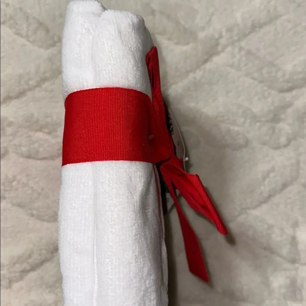 Hello Kitty 2 Pack White Red Green White Black Christmas Hand Towels Bow Wrap
